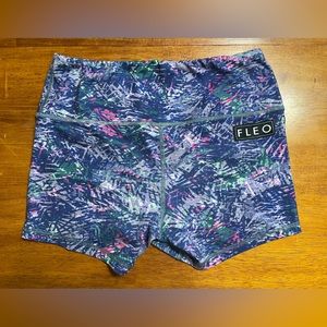 Fleo medium shorts purple